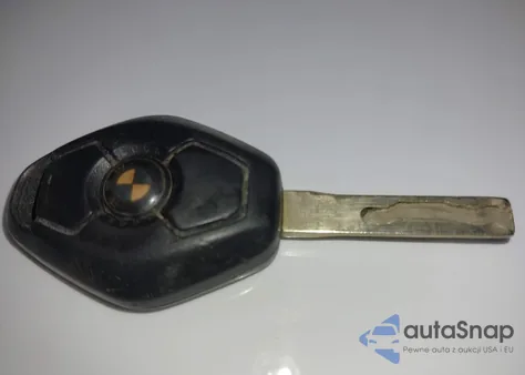 2002 BMW 330Xi из США, поврежденный, VIN WBAEW53472PG18233